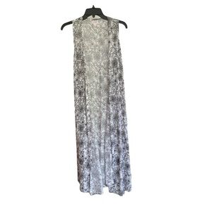 LulaRoe JOY Sleeveless Duster Vest Black White Floral Pattern Size XS